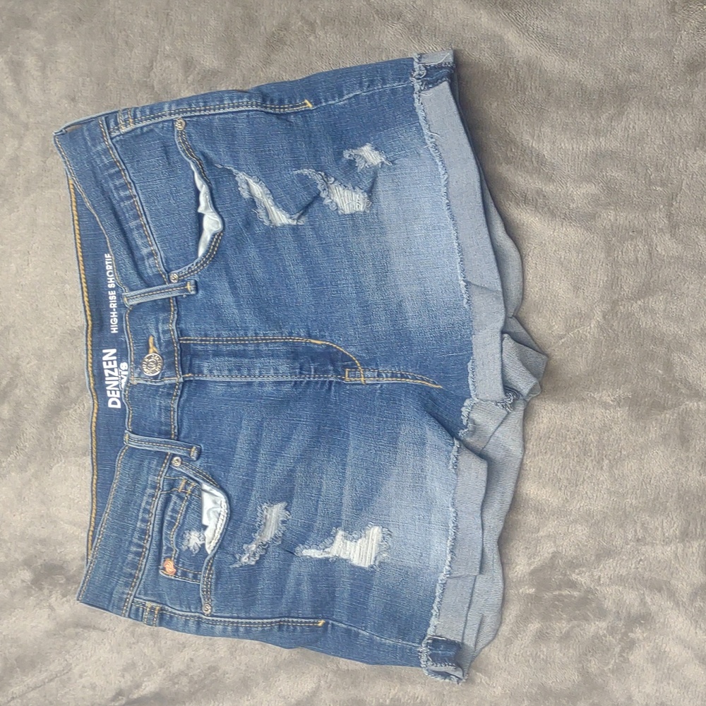 Denizen from Levi’s High-Rise Shortie Jean Shorts waist 30